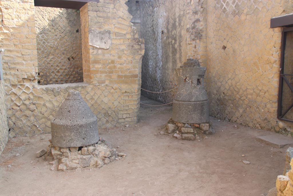 Ins. Or. II, 1a, Herculaneum. October 2023.
Room A, looking north across bakery towards window into room B and doorway into room b. Photo courtesy of Klaus Heese.